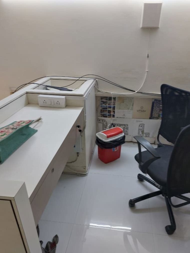 Team Area, whispering-palms-shopping-centre Commercial Office Space 150 Sq.Ft. In Kandivali East Mumbai 9725790
