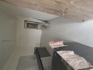 Furnished Amenities in 3 BHK Apartment at Narendra Nagar – for Rent