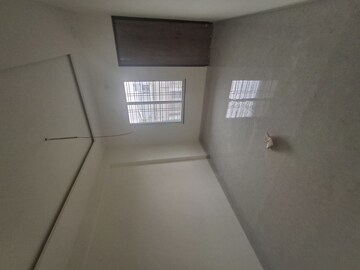 Room in 3 BHK Apartment at Narendra Nagar – for Rent