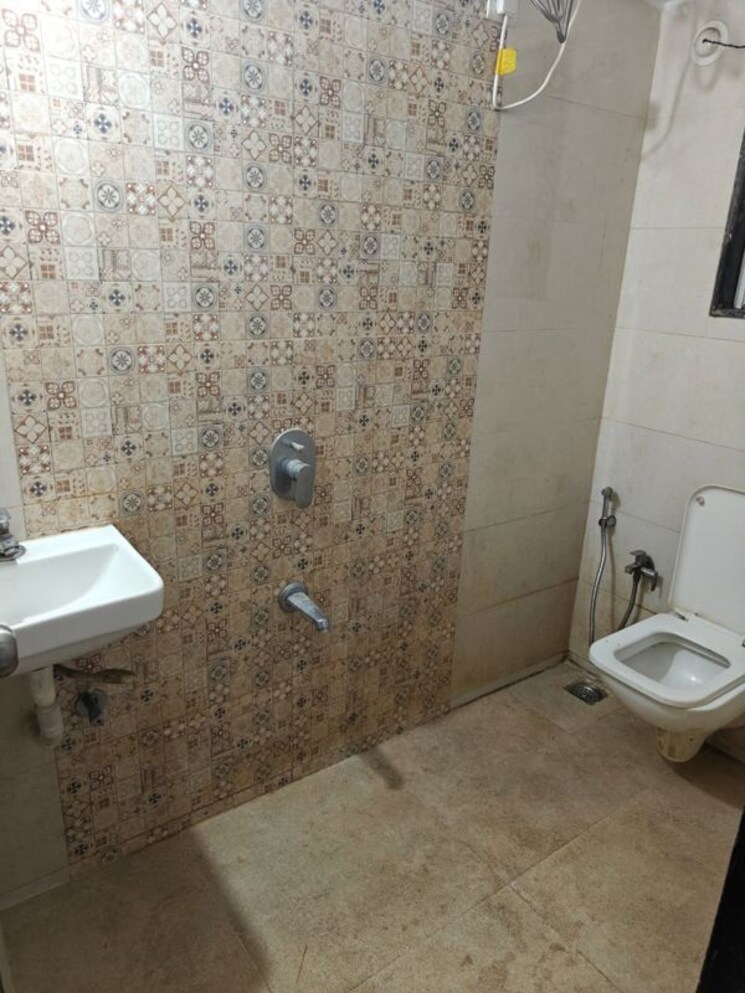 Bathroom, aakaar-tanishq-wisteria 2 Bedroom 720 Sq.Ft. Apartment In Lower Parel Mumbai 9725368
