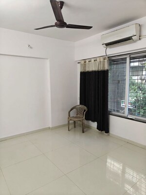 Room in 2 BHK Apartment at Aakaar Tanishq Wisteria, Lower Parel – for Rent