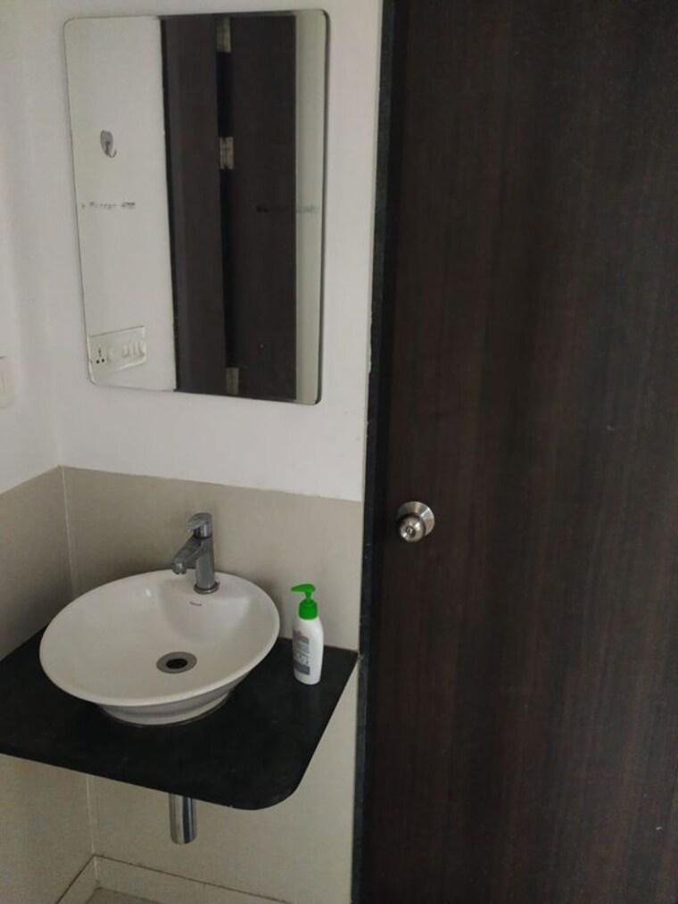 Bathroom, saniket-sunwinds 2 Bedroom 1000 Sq.Ft. Apartment In Bavdhan Pune 9725877