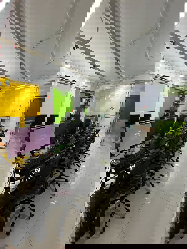 Office Space For Rent in 2gvx769, Drive In Rd, Opp