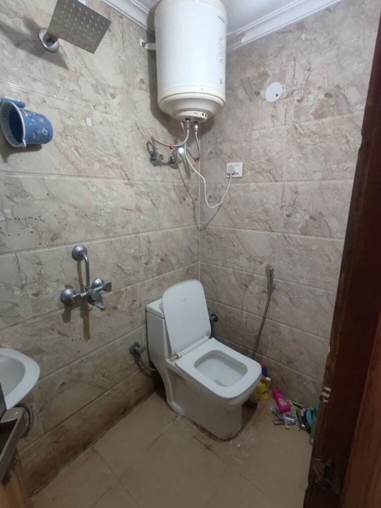 Bathroom, saket 2 Bedroom 800 Sq.Ft. Builder Floor In Saket Delhi 9725900