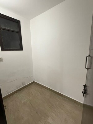 Room in 2 BHK Builder Floor at Saket – for Rent