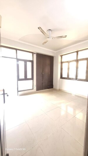 Room in 2 BHK Apartment at AJS Heights, Indrapuram – for Rent