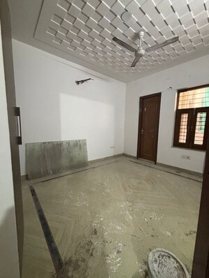 Room in 2 BHK Builder Floor at Sector 47 – for Rent