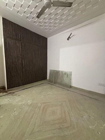 Room in 2 BHK Builder Floor at Sector 47 – for Rent