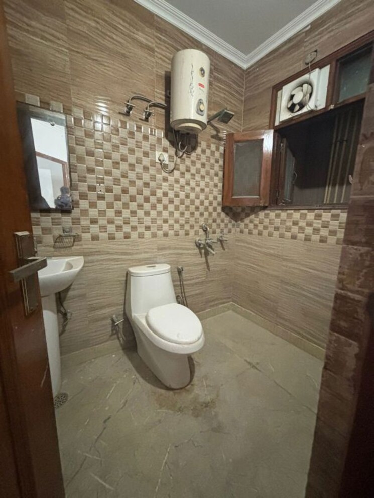 Bathroom, sector 47 2 Bedroom 1440 Sq.Ft. Builder Floor In Sector 47 Gurgaon 9725933