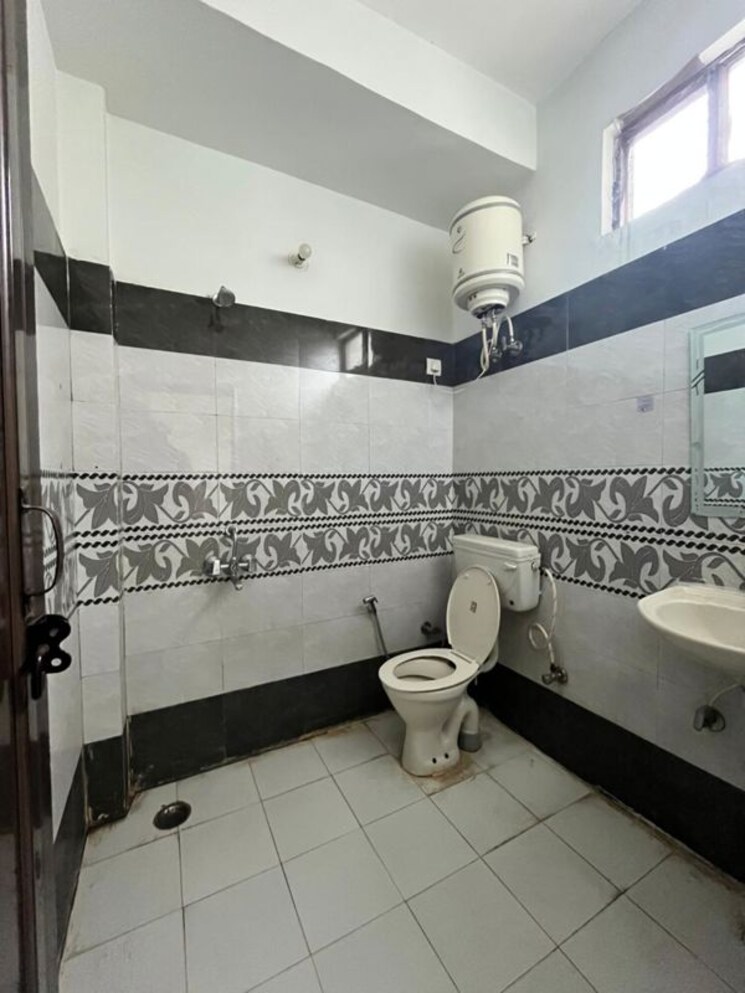 Team Area, sector 46 2 Bedroom 1440 Sq.Ft. Builder Floor In Sector 46 Gurgaon 9725948