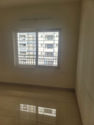 Room in 2 BHK Apartment at Silpa RV dharmista, Miyapur – for Rent