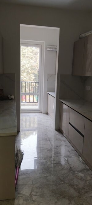 Room in 6+ BHK Villa at RWA Apartments Sector 52, Sector 52 – for Rent