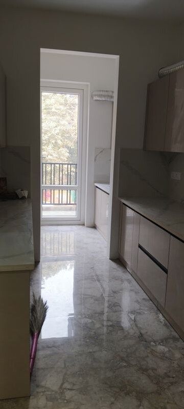 Room in 6+ BHK Villa at RWA Apartments Sector 52, Sector 52 – for Rent