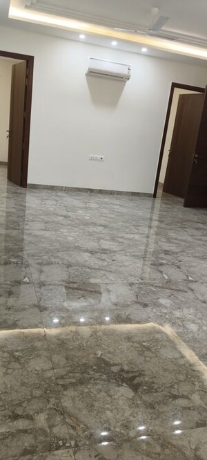 6+ BHK Villa For Rent in RWA Apartments Sector 52, Sector 52