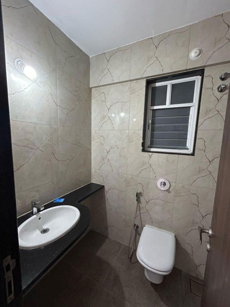 Bathroom, yashwin-orizzonte 2 Bedroom 988 Sq.Ft. Apartment In Kharadi Pune 9725960