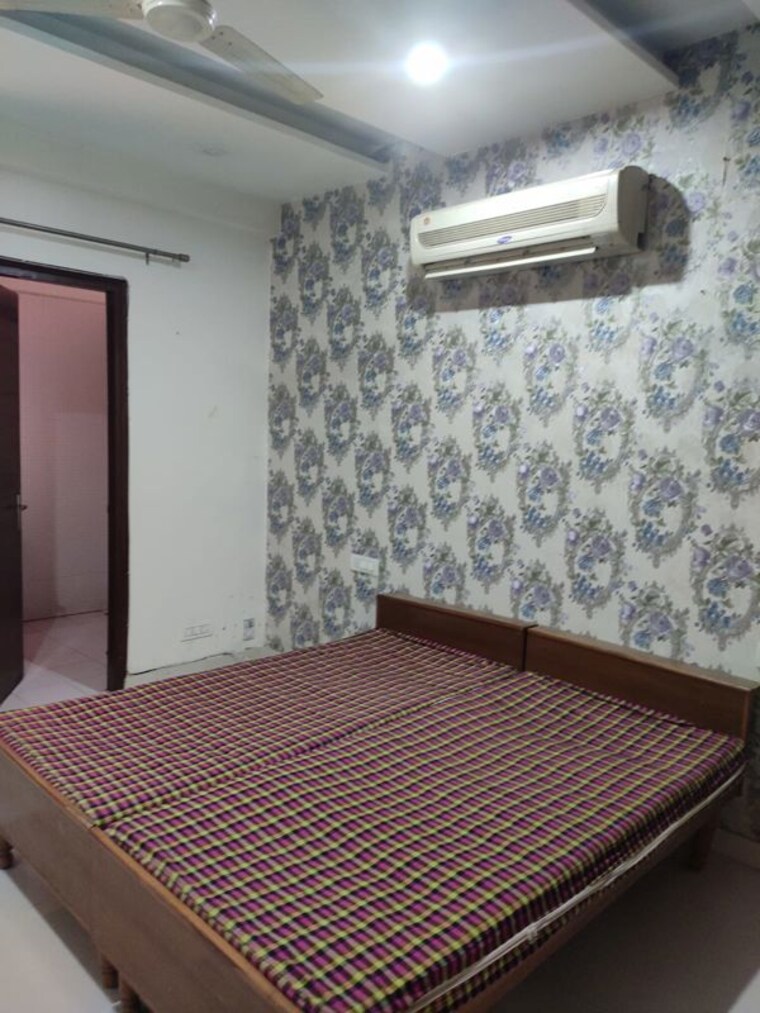 Bedroom, pir machalla 3 Bedroom 1250 Sq.Ft. Builder Floor In Pir Machalla Zirakpur 9726061