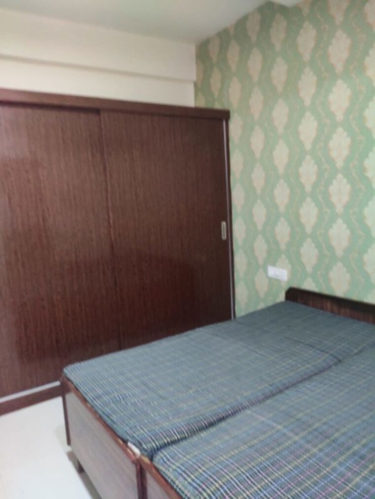 Room, pir machalla 3 Bedroom 1250 Sq.Ft. Builder Floor In Pir Machalla Zirakpur 9726061