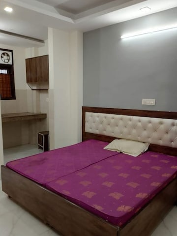 Bedroom in Studio Builder Floor at Vipul Square, Sushant Lok I – for Rent