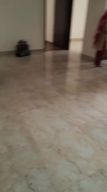 Room in 2.5 BHK Apartment at Amrapali Leisure Park, Amrapali Leisure Valley – for Sale