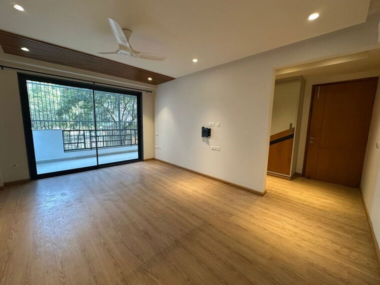 Room, sector 55 4 Bedroom 500 Sq.Yd. Builder Floor In Sector 55 Gurgaon 9725473