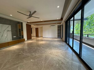 Room in 4 BHK Builder Floor at Sector 55 – for Rent