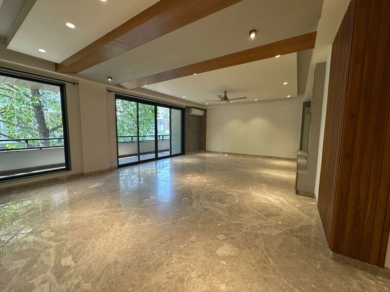 Room, sector 55 4 Bedroom 500 Sq.Yd. Builder Floor In Sector 55 Gurgaon 9725473