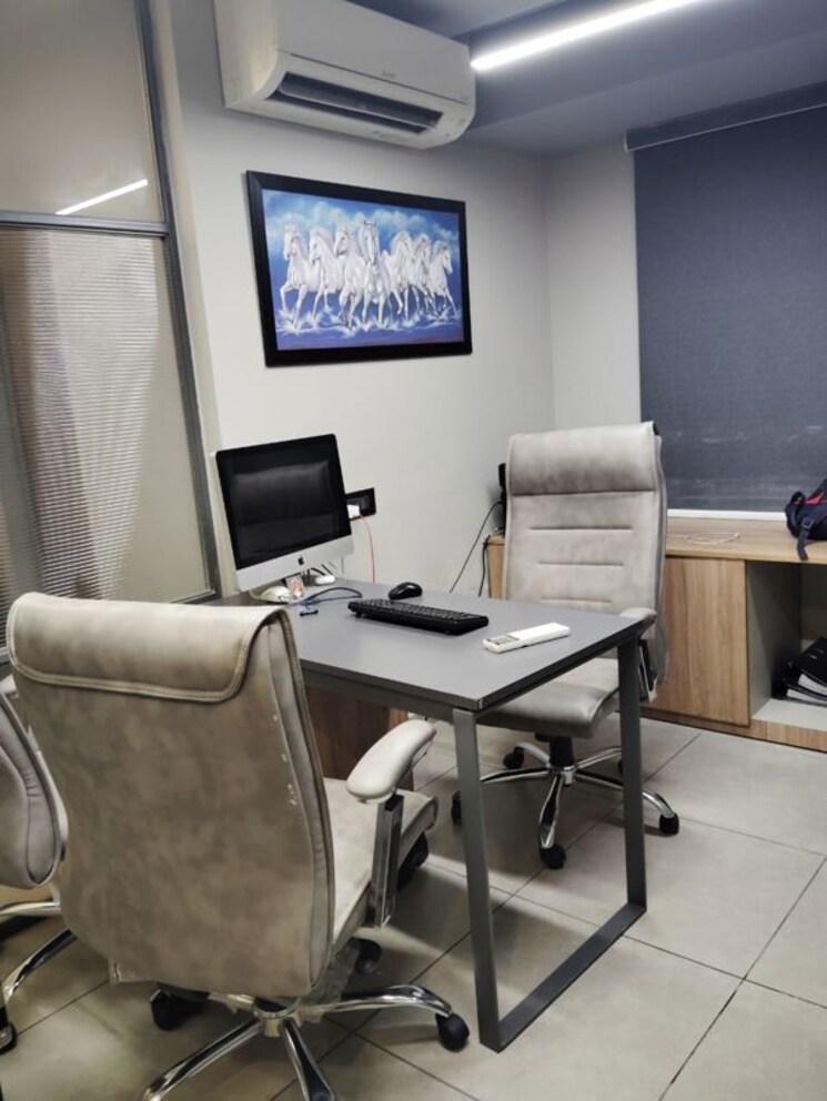 Team Area, navrangpura Commercial Office Space 1170 Sq.Ft. In Navrangpura Ahmedabad 9726084