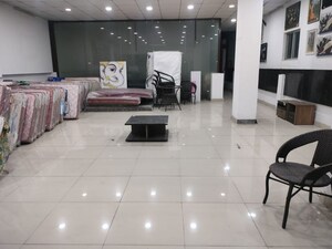  Showroom For Rent in Gms Road