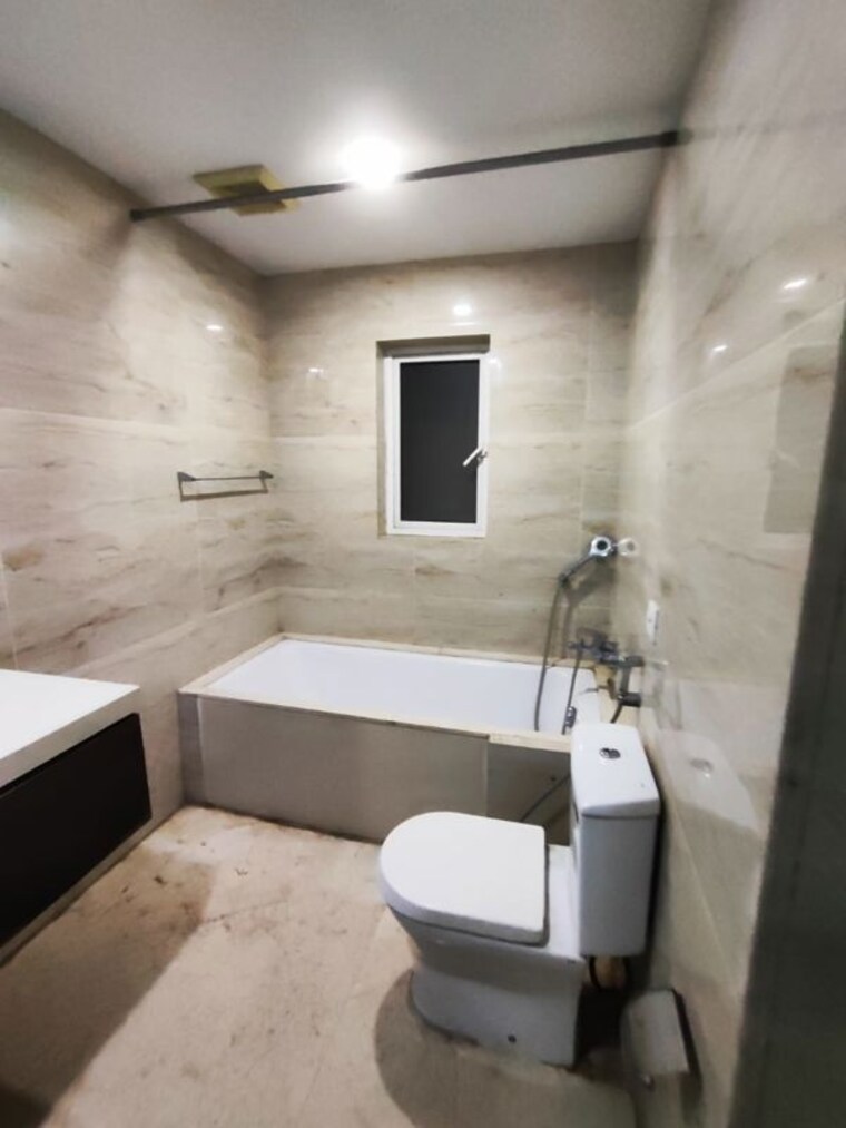 Bathroom, hiranandani-brookhill 4 Bedroom 2098 Sq.Ft. Apartment In Ghodbunder Road Thane 9726098
