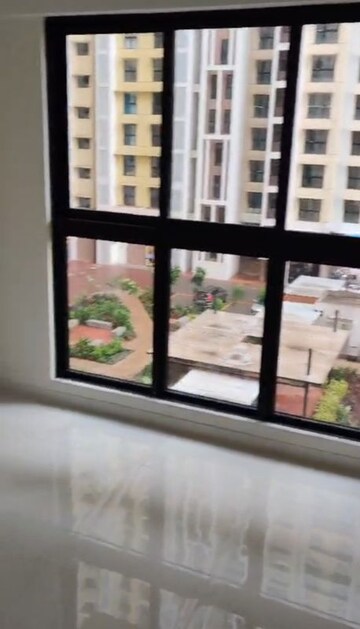 Room in 1.5 BHK Apartment at Runwal Gardens, Dombivli East – for Sale