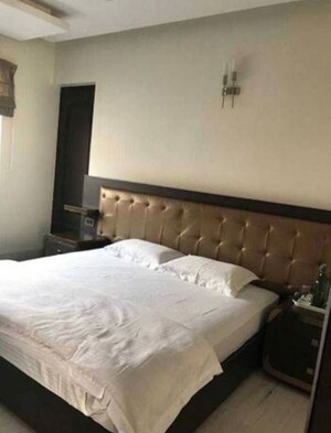 Bedroom in 3 BHK Apartment at Hazratganj – for Rent