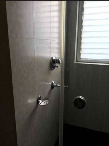 Bathroom in 3 BHK Apartment at Hazratganj – for Rent