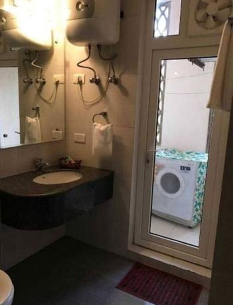 Bathroom, hazratganj 3 Bedroom 1775 Sq.Ft. Apartment In Hazratganj Lucknow 9726106