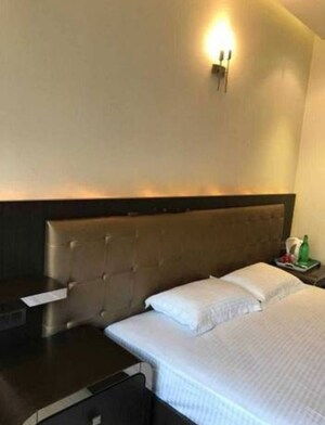 Furnished Amenities in 3 BHK Apartment at Hazratganj – for Rent