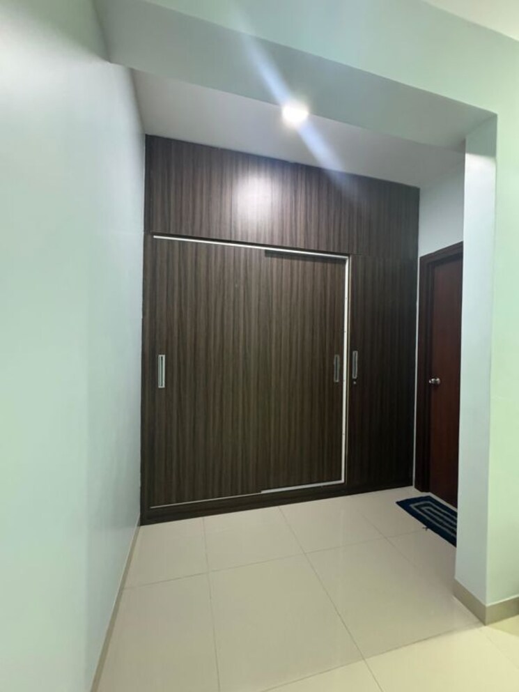 Room, nr-windgates 2 Bedroom 1219 Sq.Ft. Apartment In Thanisandra Main Road Bangalore 9726111