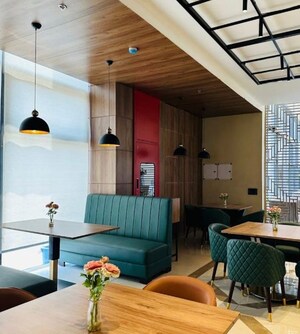 Room in 3 BHK Apartment at Vip Road – for Rent