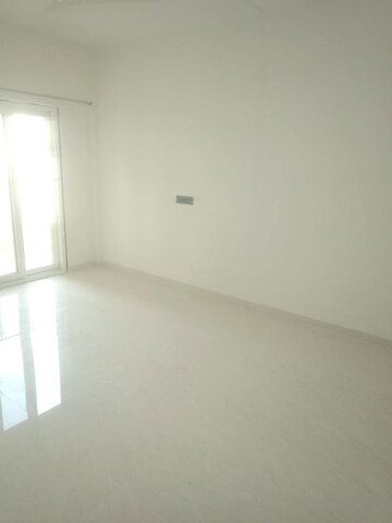 Room in 1 BHK Apartment at Je And Vee Om Trimurti, Malad East – for Rent