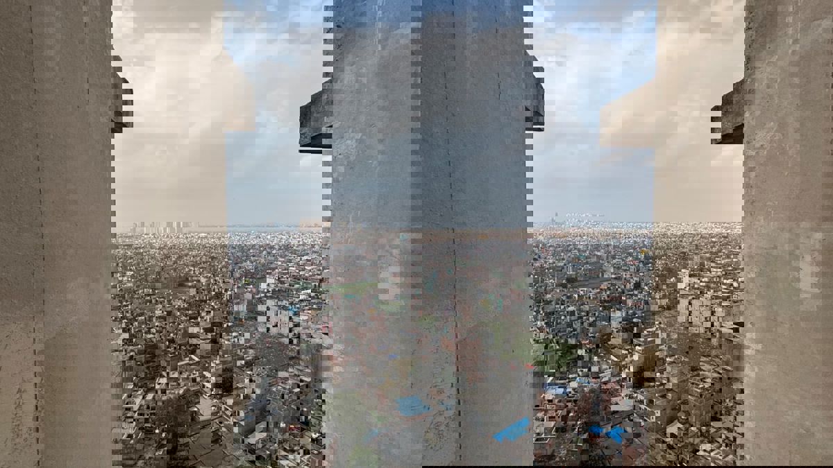 2.5 BHK + Study Room Apartment For Rent in Gaur City 5th Avenue