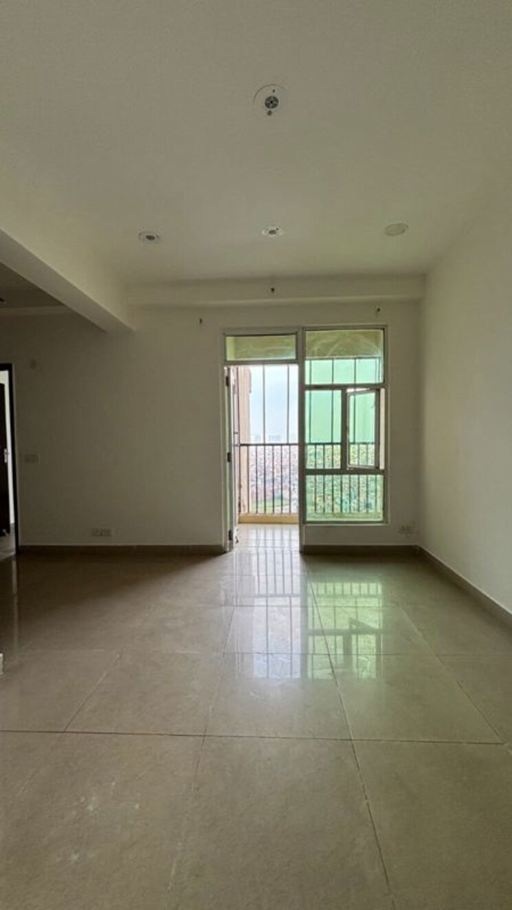 Room, gaur-city-5th-avenue 2.5 Bedroom 1175 Sq.Ft. Apartment In Sector 4 Greater Noida Greater Noida 9726208