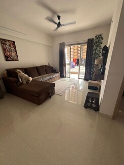 2 BHK Apartment For Rent in Kohinoor Viva City