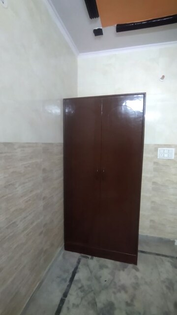 Room in 1 BHK Builder Floor at Rohini Sector 24 – for Sale