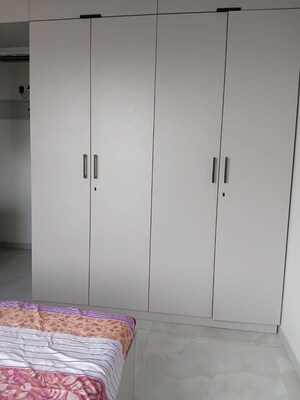 Room in 2 BHK Apartment at UK Iona, Andheri East – for Sale