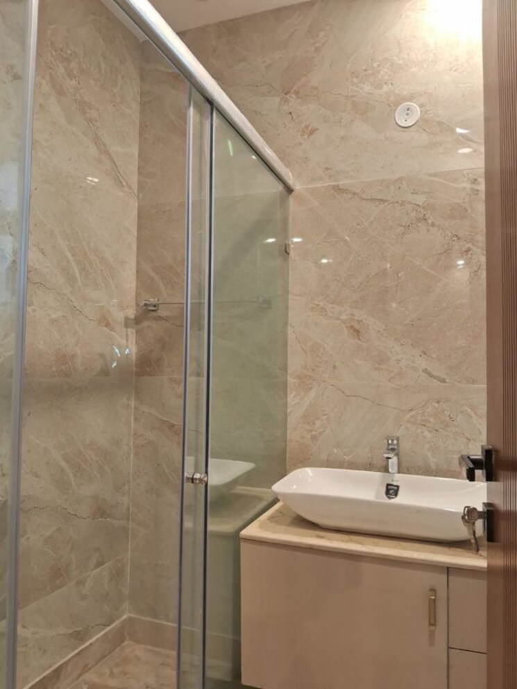 Bathroom, east of kailash 3 Bedroom 1800 Sq.Ft. Builder Floor In East Of Kailash Delhi 9726215