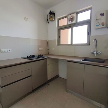 Room in 1 BHK Apartment at Hiranandani Estate Solitaire C, Ghodbunder Road – for Rent