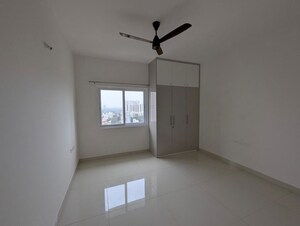Room in 3.5 BHK Apartment at Prestige Tranquil, Kokapet – for Rent