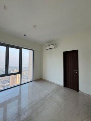 Room in 2 BHK Apartment at Piramal Mahalaxmi Central Tower 2, Mahalaxmi – for Rent