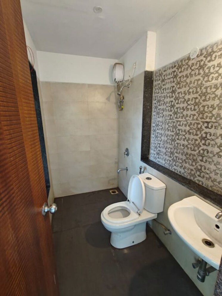 Bathroom, lok-upvan-i 1 Bedroom 540 Sq.Ft. Apartment In Manpada Thane 9726219