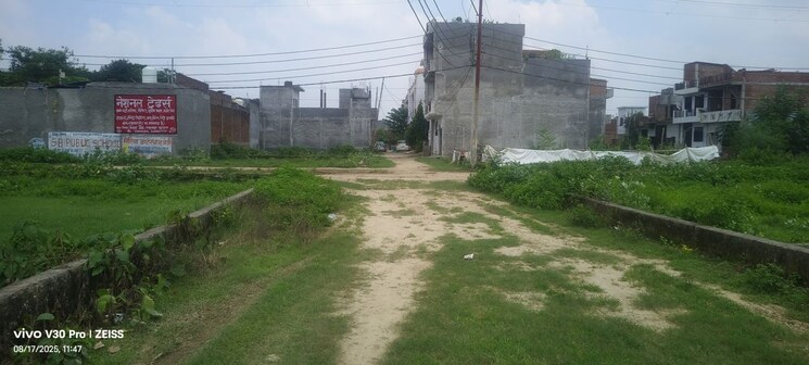 Garden, indira nagar  2000 Sq.Ft. Plot In Indira Nagar Lucknow 9726247