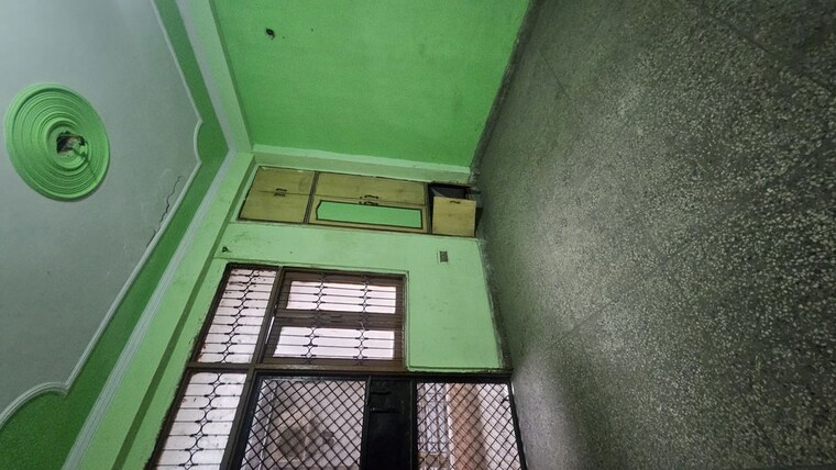 Bedroom, dilshad colony 1 Bedroom 450 Sq.Ft. Apartment In Dilshad Colony Delhi 9726248