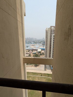 Furnished Amenities in 2 BHK Apartment at Amrapali Golf Homes, Sector 4 Greater Noida – for Sale